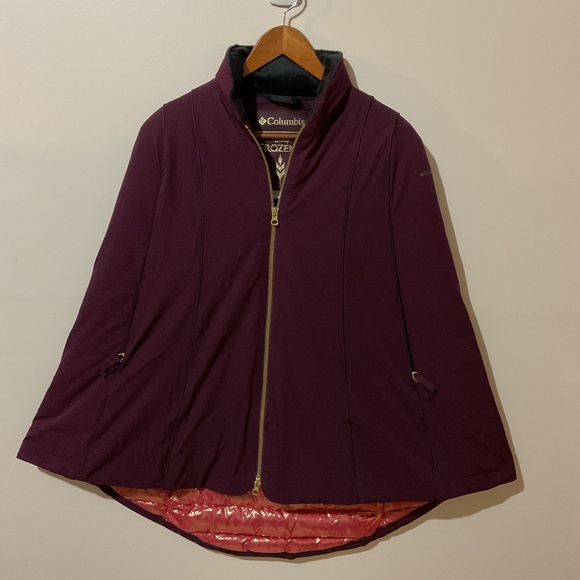 Disney Limited Edition Frozen 2 cape - Picture 4 of 5